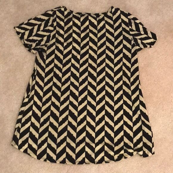 WOMEN’S LULAROE SIZE MEDIUM TOP! - Picture 10 of 11